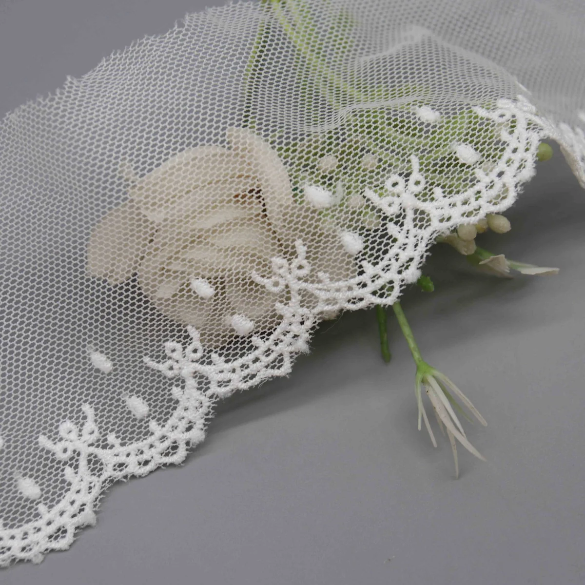 Factory Direct Embroidered Mesh Lace Trim for Bridal Gowns and Apparel
