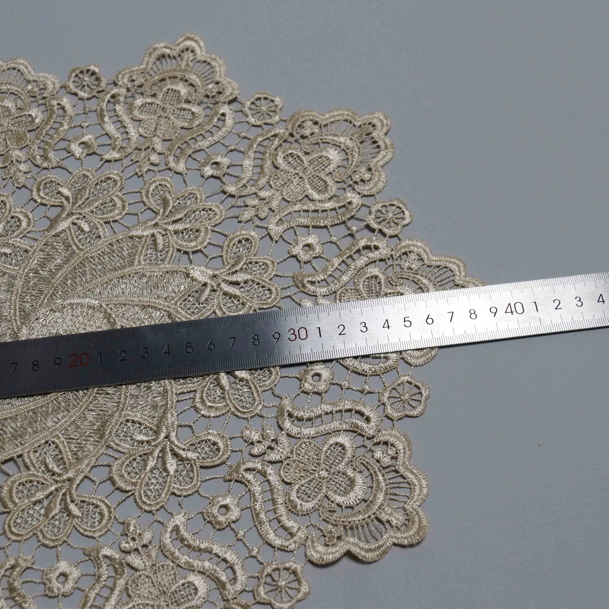 Factory Direct Embroidered Water Soluble Lace for Luxury Placemats and Home Decor