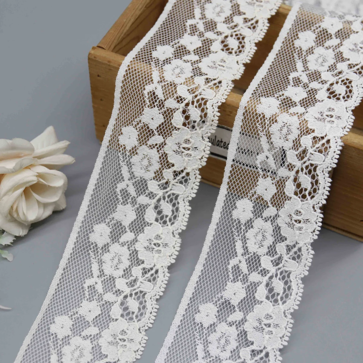 Factory Direct Floral Embroidery Lace for Lingerie and Bridalwear