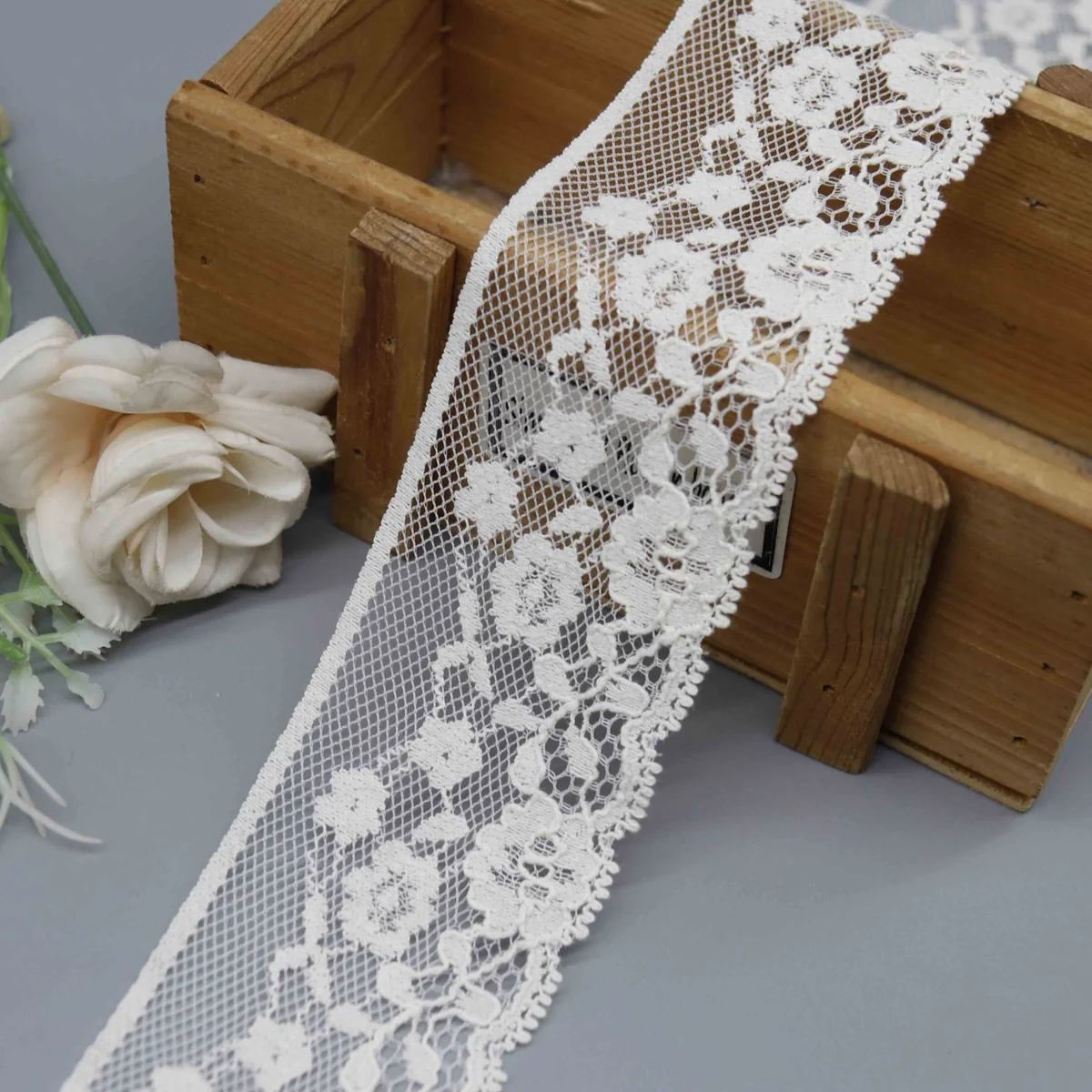 Factory Direct Floral Embroidery Lace for Lingerie and Bridalwear