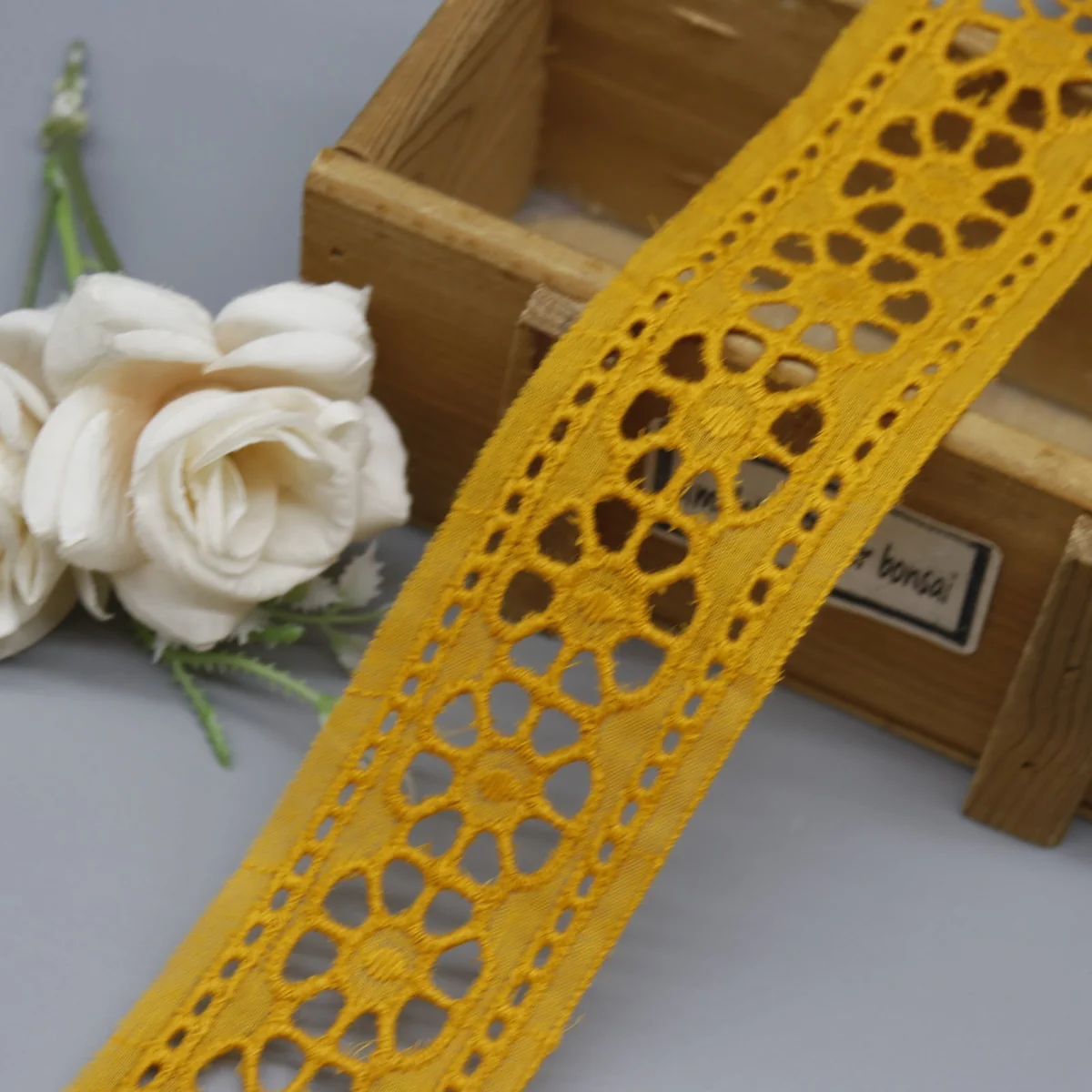 Factory Direct Floral Medallion Cotton Lace Trim for Apparel Edging