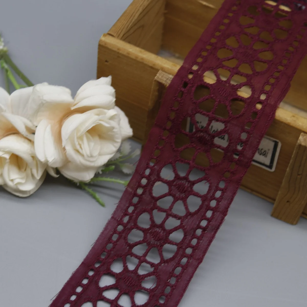 Factory Direct Floral Medallion Cotton Lace Trim for Apparel Edging