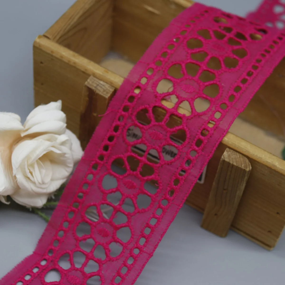 Factory Direct Floral Medallion Cotton Lace Trim for Apparel Edging