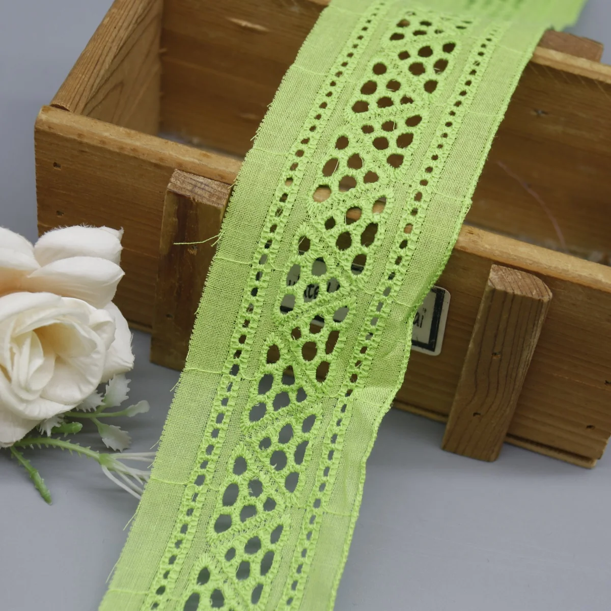 Factory Direct Geometric Cotton Eyelet Lace Trim for Apparel Edging