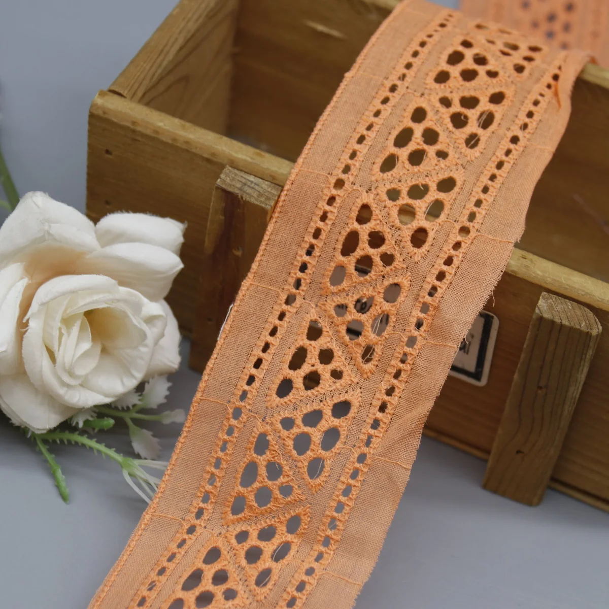 Factory Direct Geometric Cotton Eyelet Lace Trim for Apparel Edging
