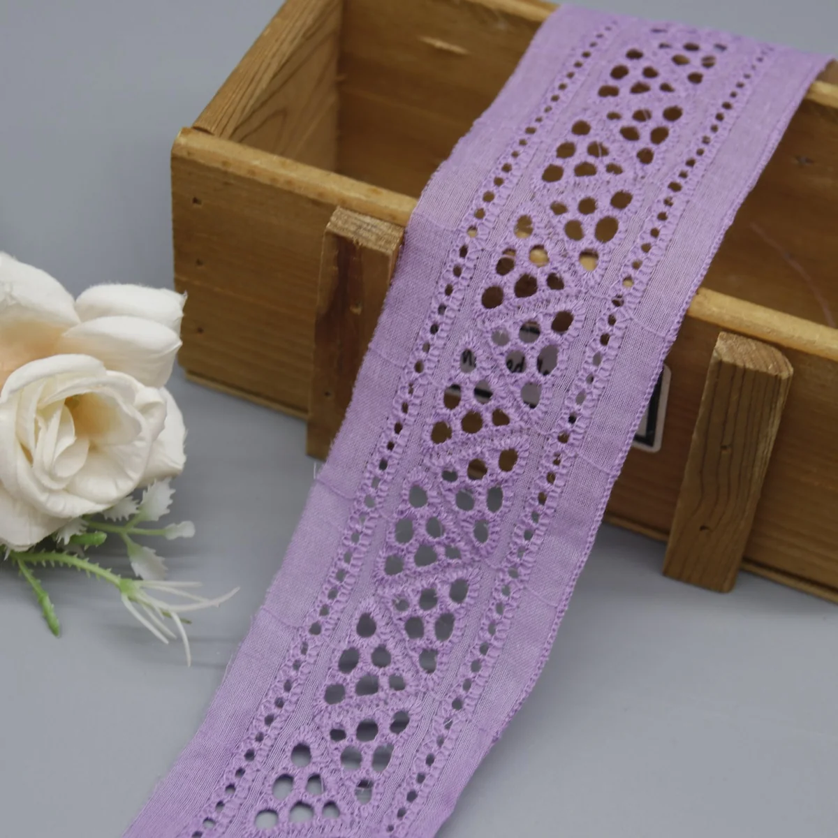 Factory Direct Geometric Cotton Eyelet Lace Trim for Apparel Edging