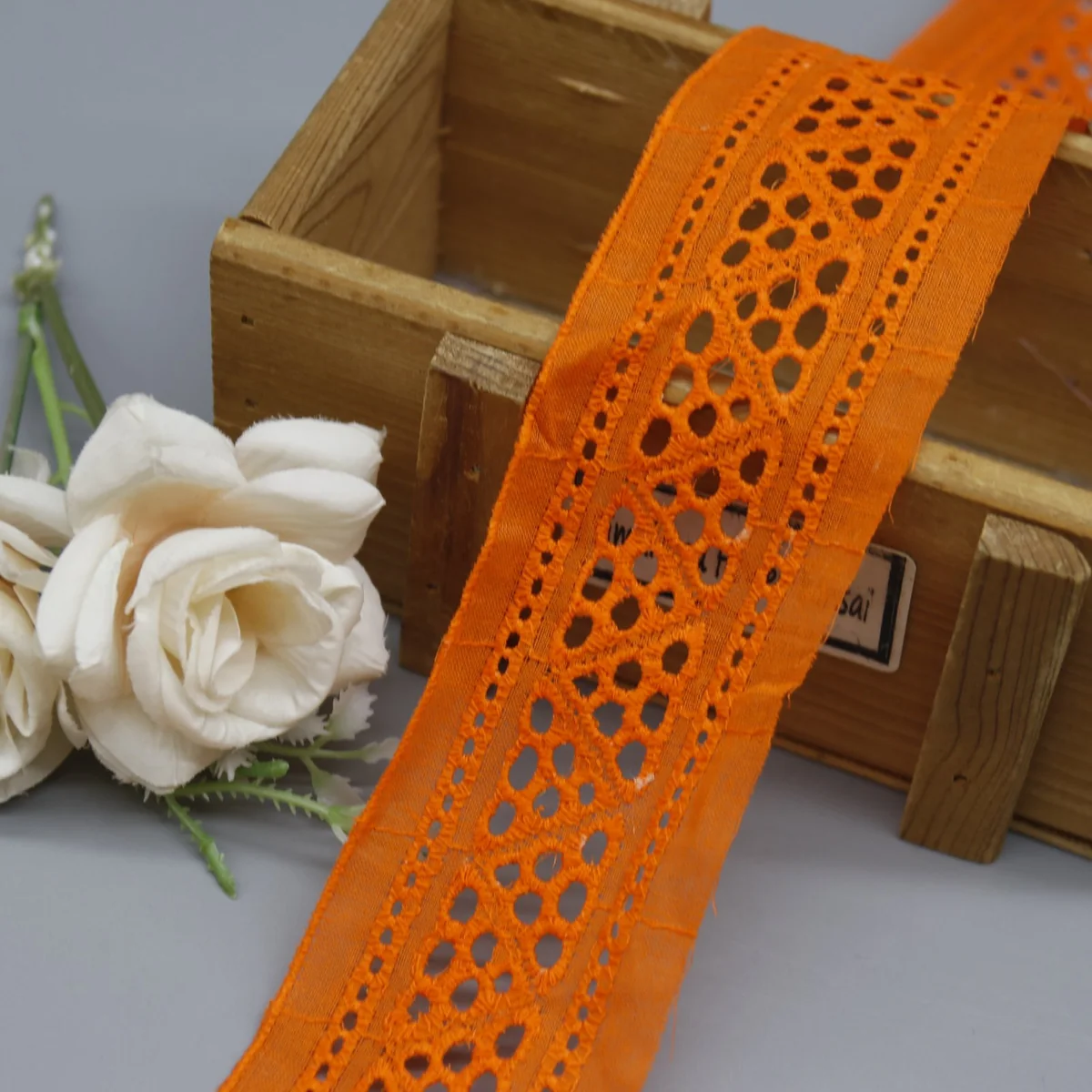 Factory Direct Geometric Cotton Eyelet Lace Trim for Apparel Edging