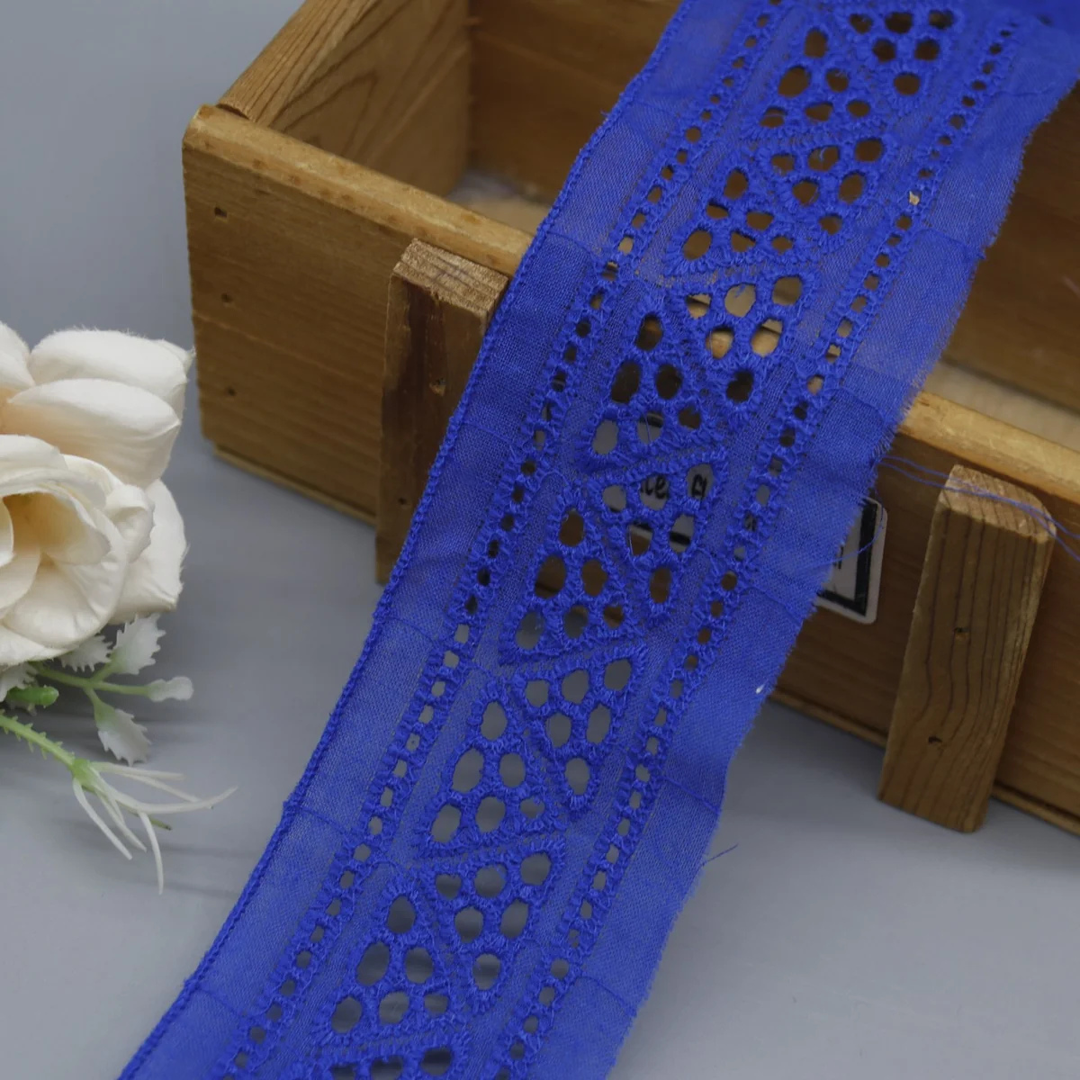Factory Direct Geometric Cotton Eyelet Lace Trim for Apparel Edging