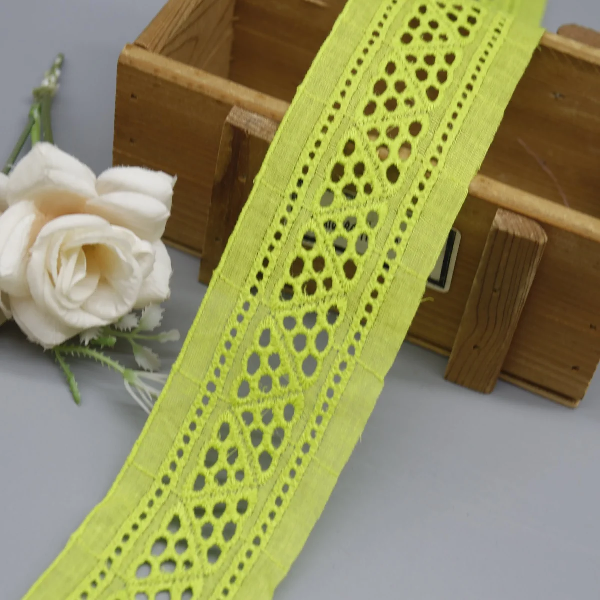 Factory Direct Geometric Cotton Eyelet Lace Trim for Apparel Edging