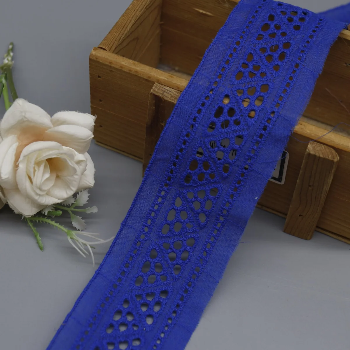 Factory Direct Geometric Cotton Eyelet Lace Trim for Apparel Edging