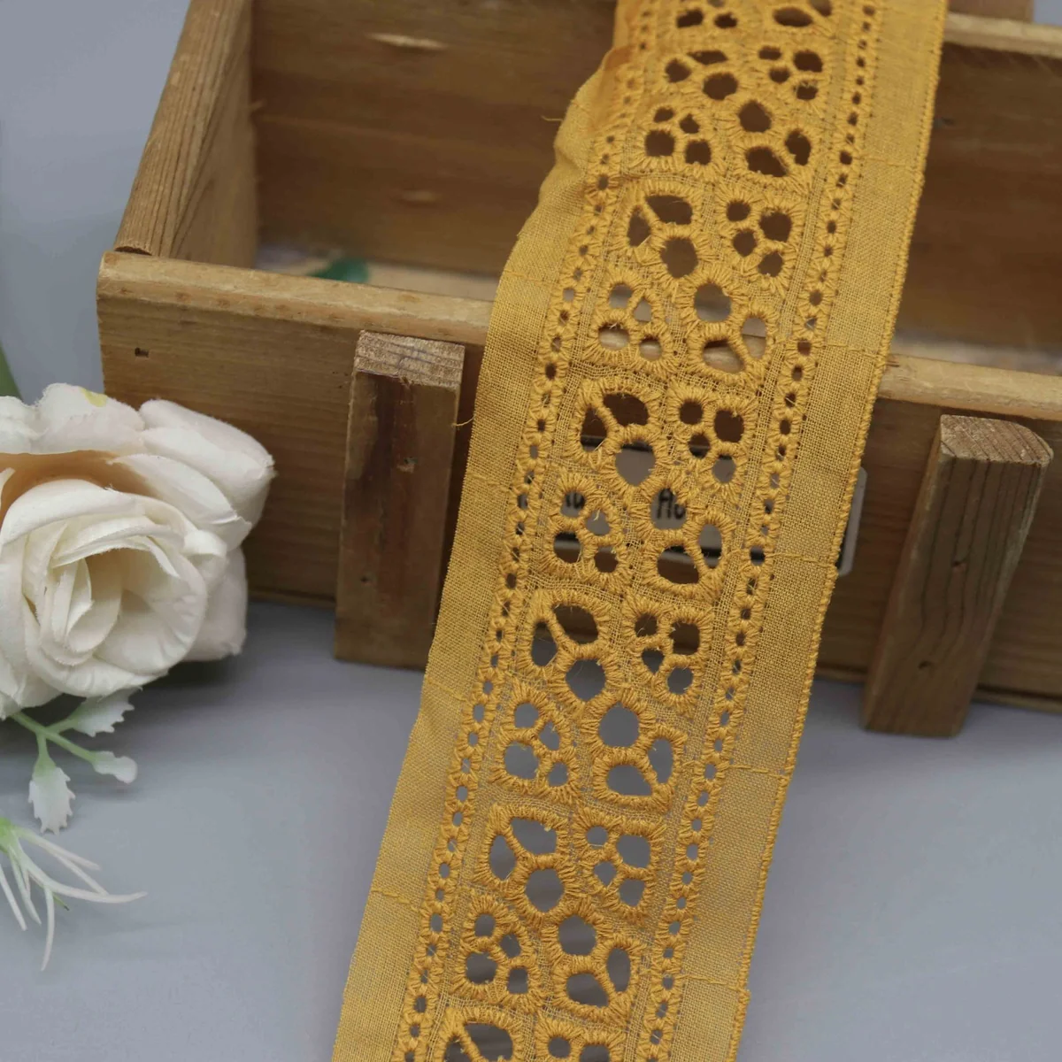 Factory Direct Geometric Eyelet Cotton Lace for Apparel Edging and Home Textiles