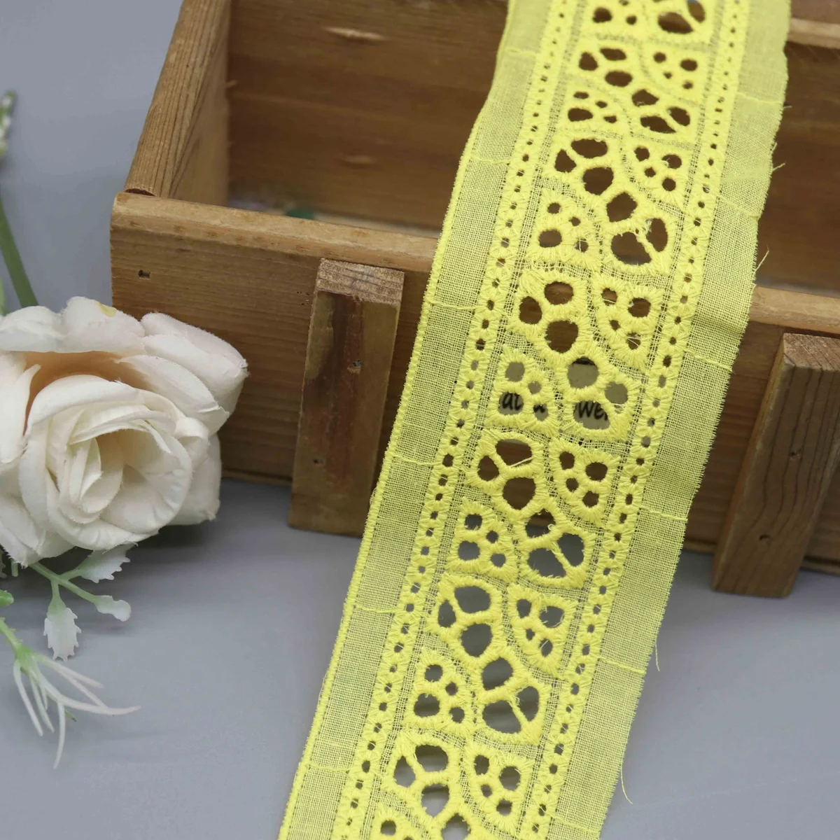 Factory Direct Geometric Eyelet Cotton Lace for Apparel Edging and Home Textiles