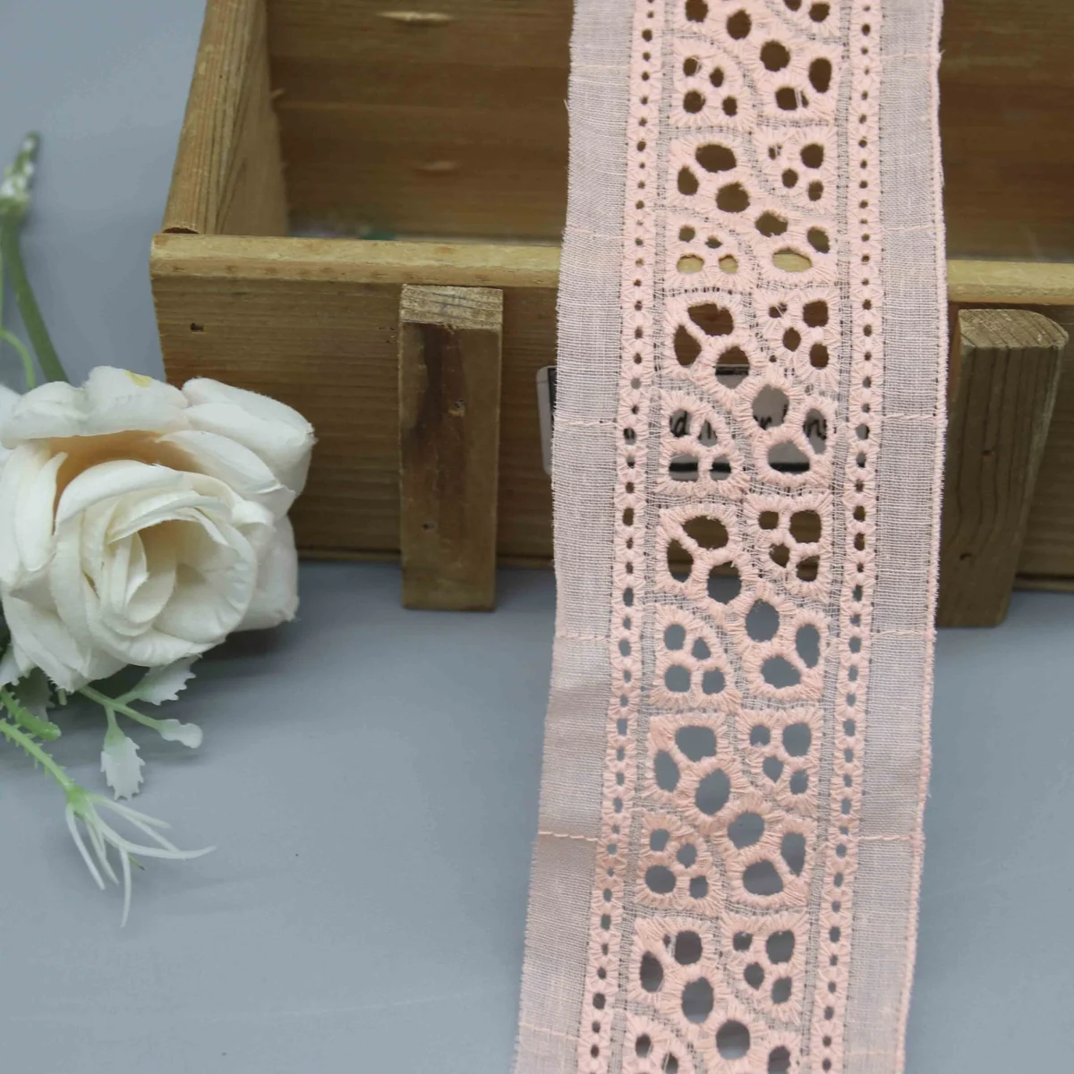 Factory Direct Geometric Eyelet Cotton Lace for Apparel Edging and Home Textiles