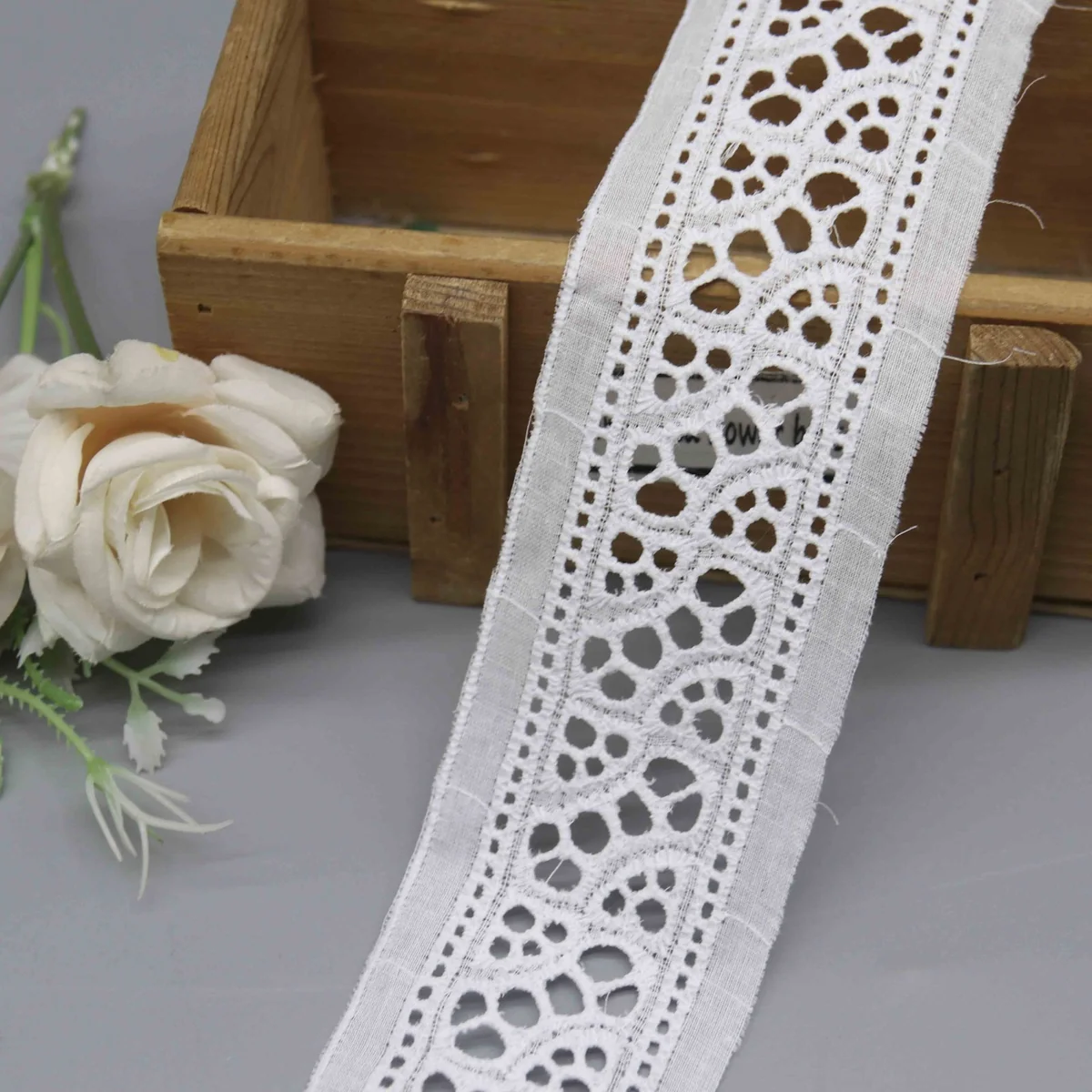 Factory Direct Geometric Eyelet Cotton Lace for Apparel Edging and Home Textiles