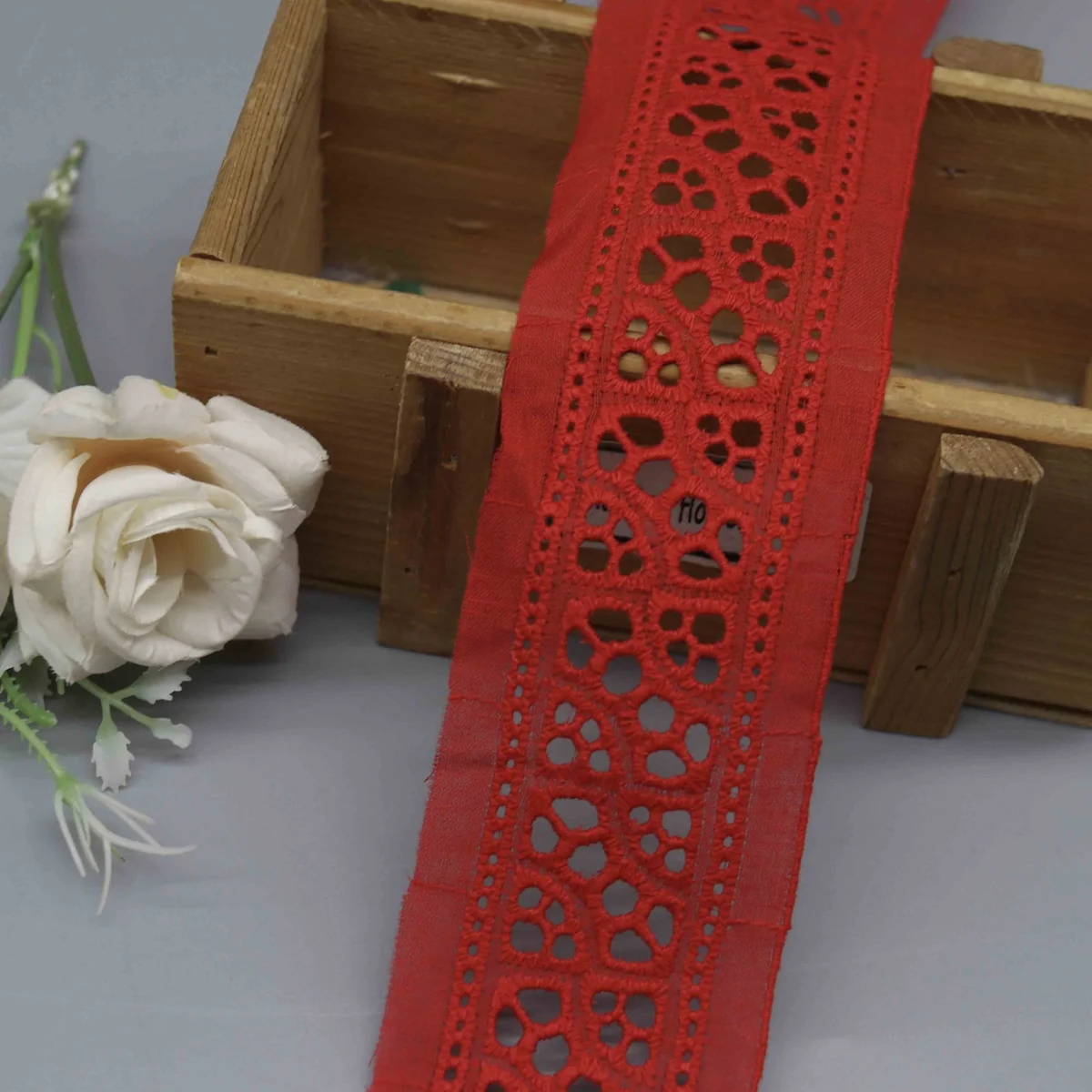 Factory Direct Geometric Eyelet Cotton Lace for Apparel Edging and Home Textiles