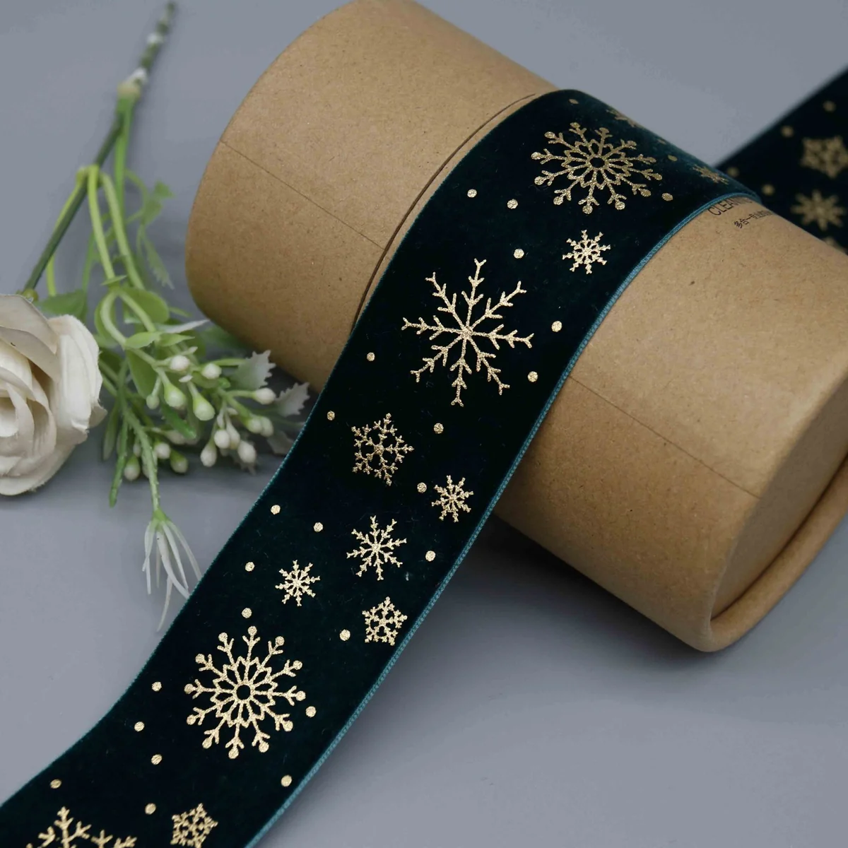 Factory Direct Gold Snowflake Velvet Ribbon for Holiday Decor and Gift Wrapping