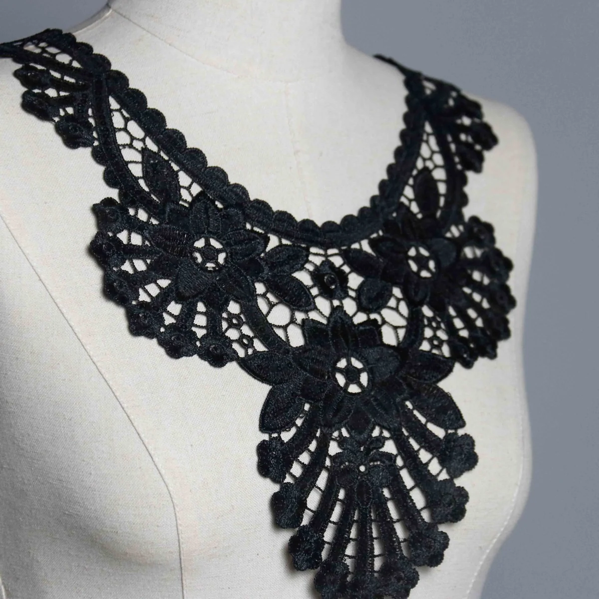 Factory Direct Guipure Lace Collar for Garment Neckline Design