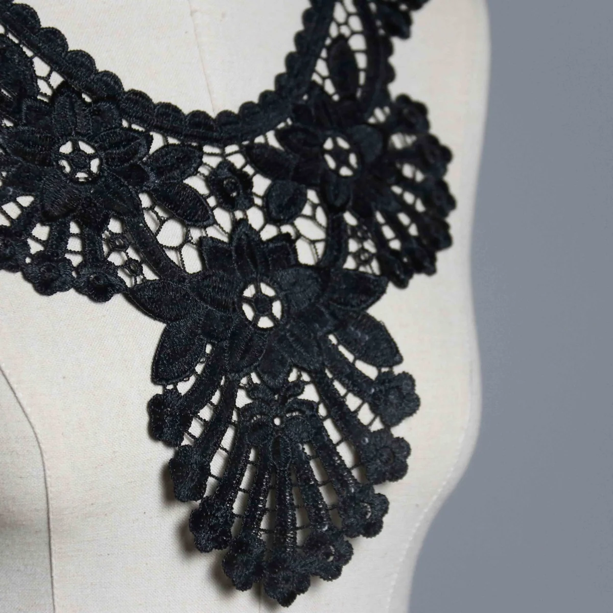 Factory Direct Guipure Lace Collar for Garment Neckline Design