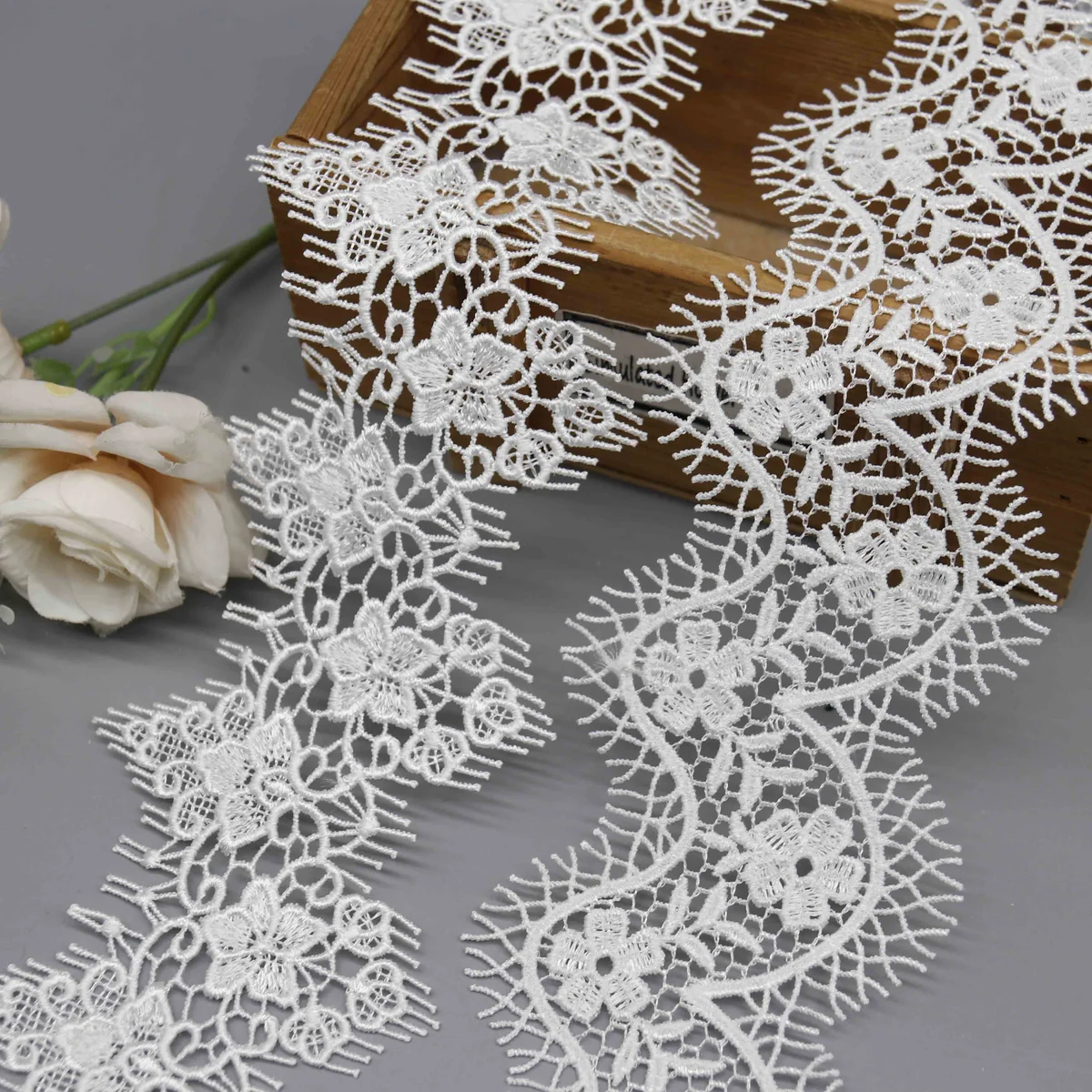 Factory Direct Guipure Lace Trim for Bridal Gown and Couture Edging