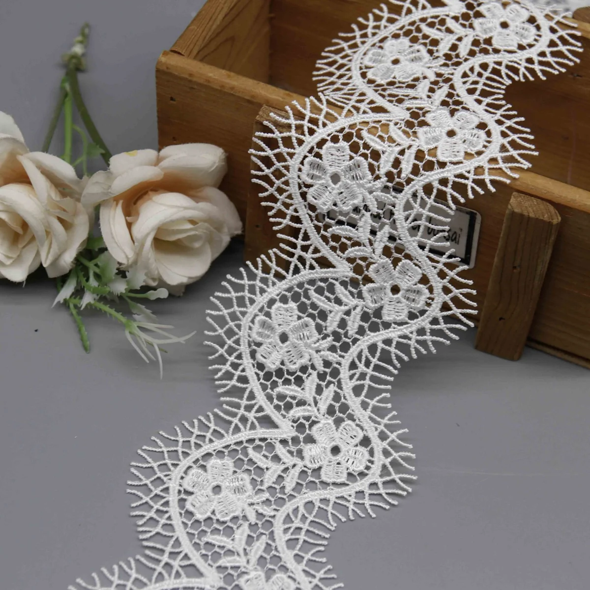 Factory Direct Guipure Lace Trim for Bridal Gown and Couture Edging