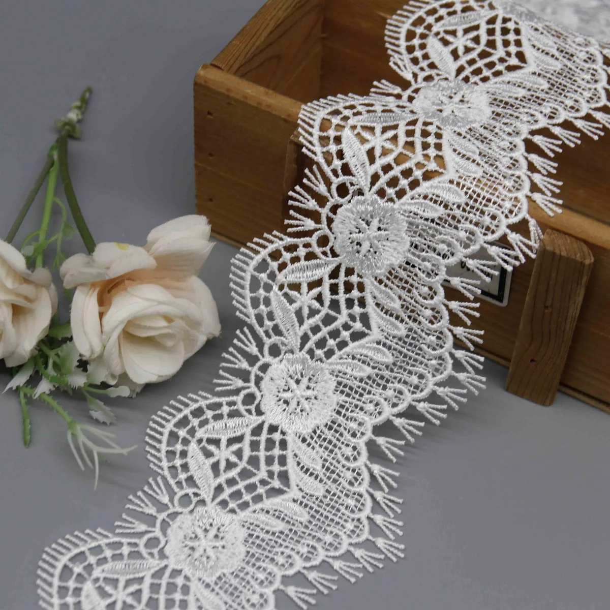 Factory Direct Guipure Lace Trim for Bridal Gown Hems