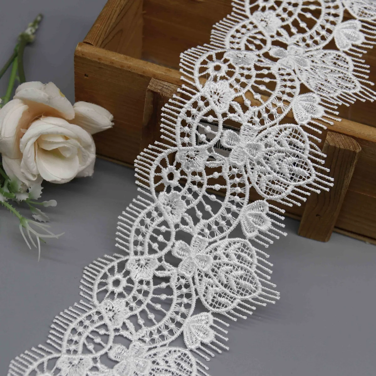 Factory Direct Guipure Lace Trim for Bridal Gown Hems