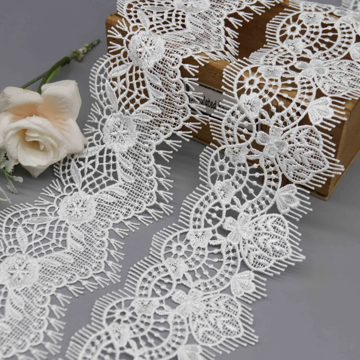 Factory Direct Guipure Lace Trim for Bridal Gown Hems