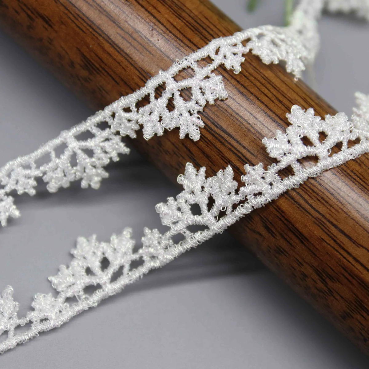 Factory Direct Metallic Guipure Lace Trim for Apparel Edging and Crafts