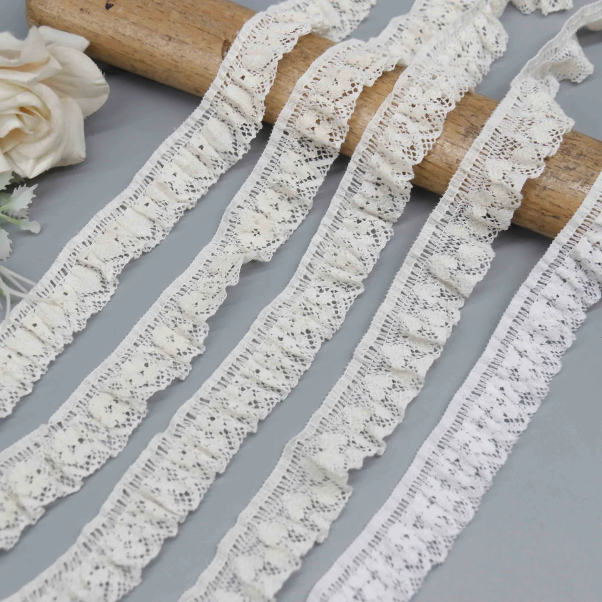 Factory Direct Ruffled Lace Trim for Children's Wear and Crafts