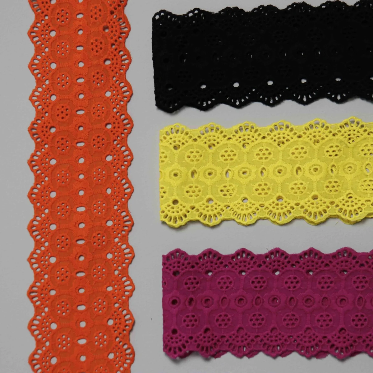 Factory Direct Wide Cotton Eyelet Lace for Garment Edging and Home Decor