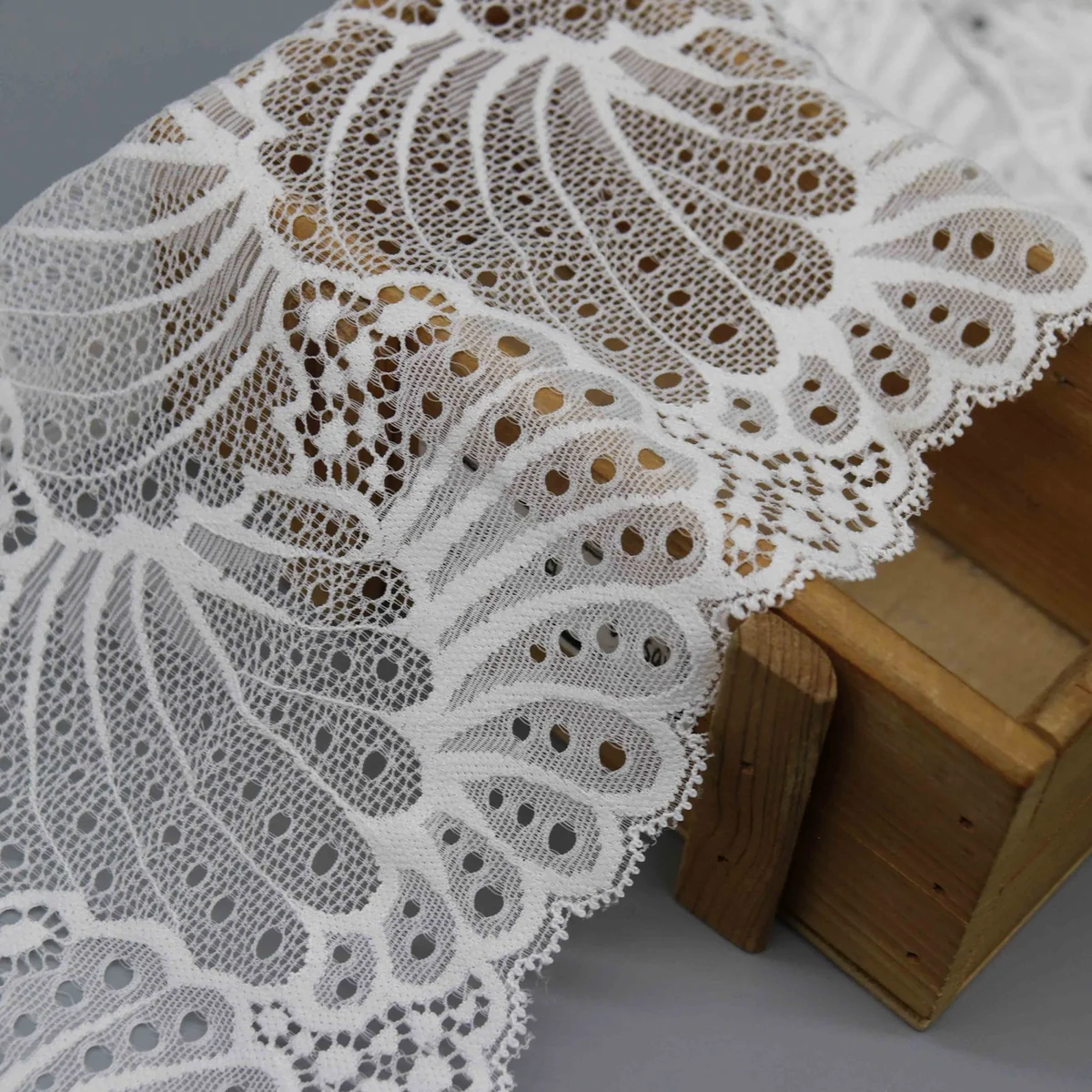 Factory Direct Wide Stretch Galloon Lace for Lingerie and Apparel Design