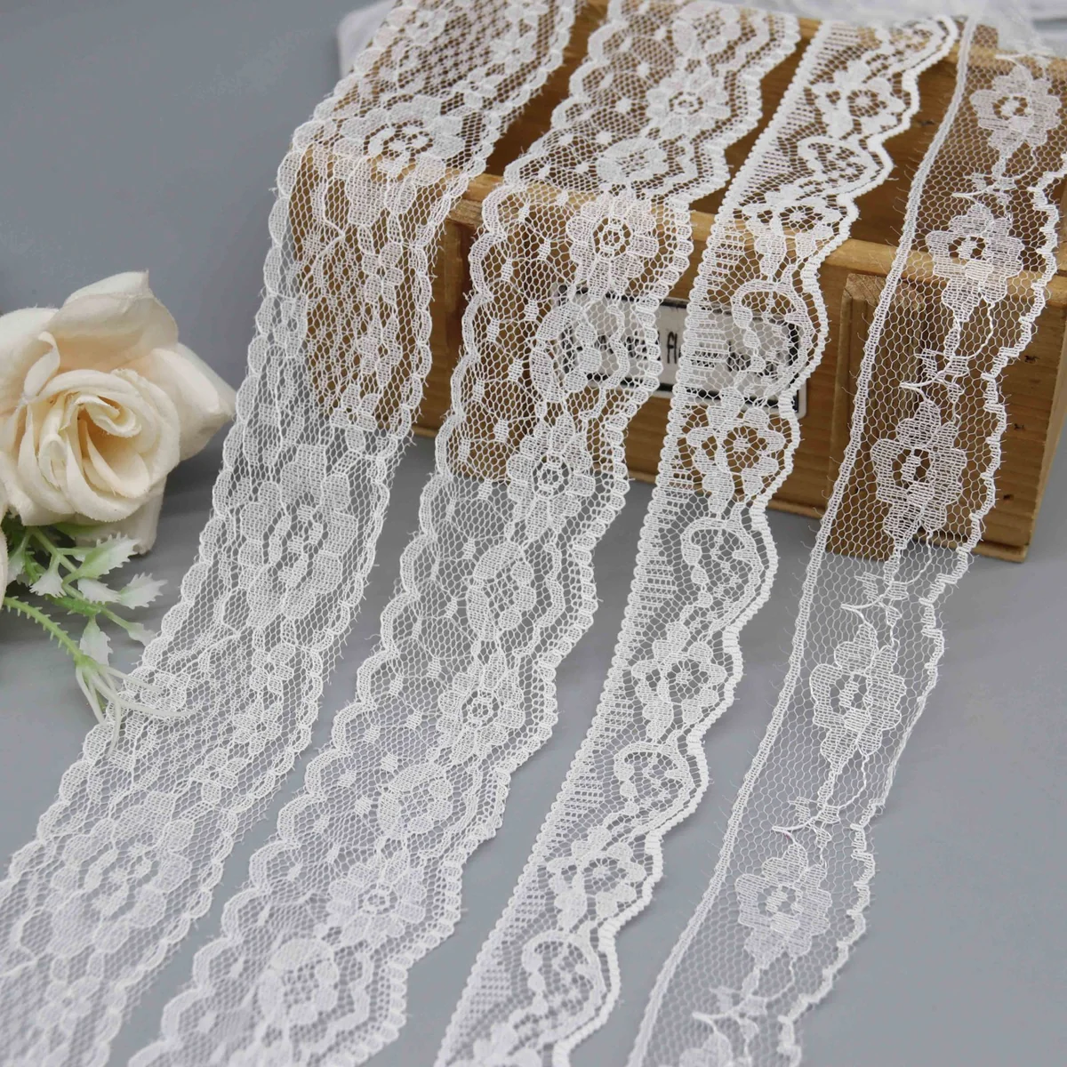 Floral Lace Trim for Blouse Neckline