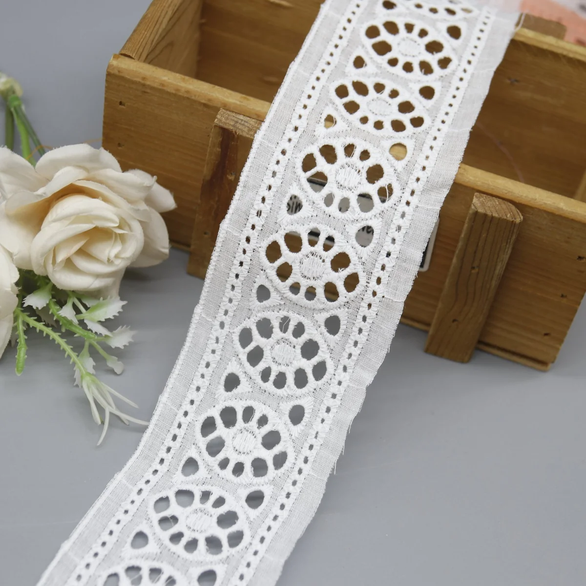 Geometric Medallions With Circular Petal-Shaped Eyelet Lace Trim for Garment Trim