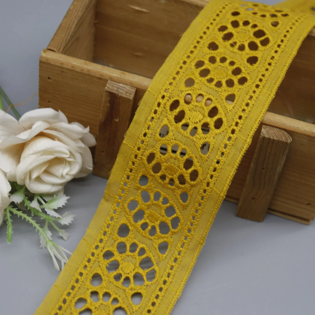 Geometric Medallions With Circular Petal-Shaped Eyelet Lace Trim for Garment Trim