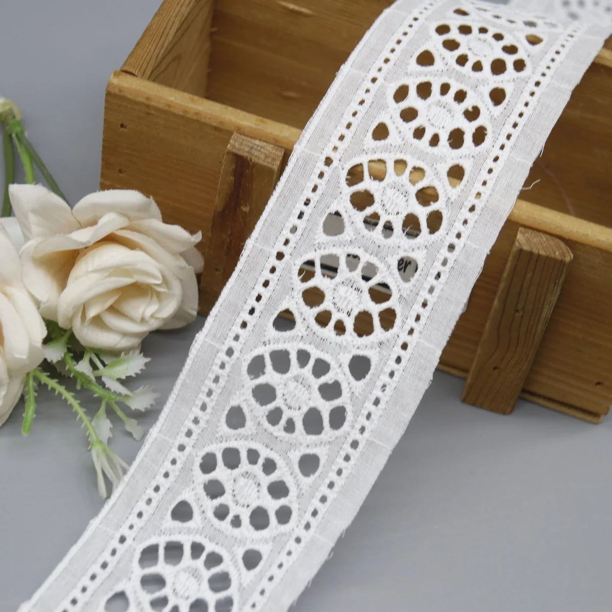 Geometric Medallions With Circular Petal-Shaped Eyelet Lace Trim for Garment Trim