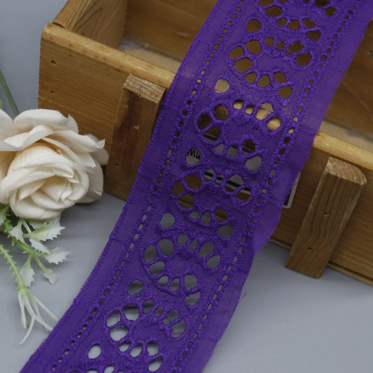 Geometric Medallions With Circular Petal-Shaped Eyelet Lace Trim for Garment Trim