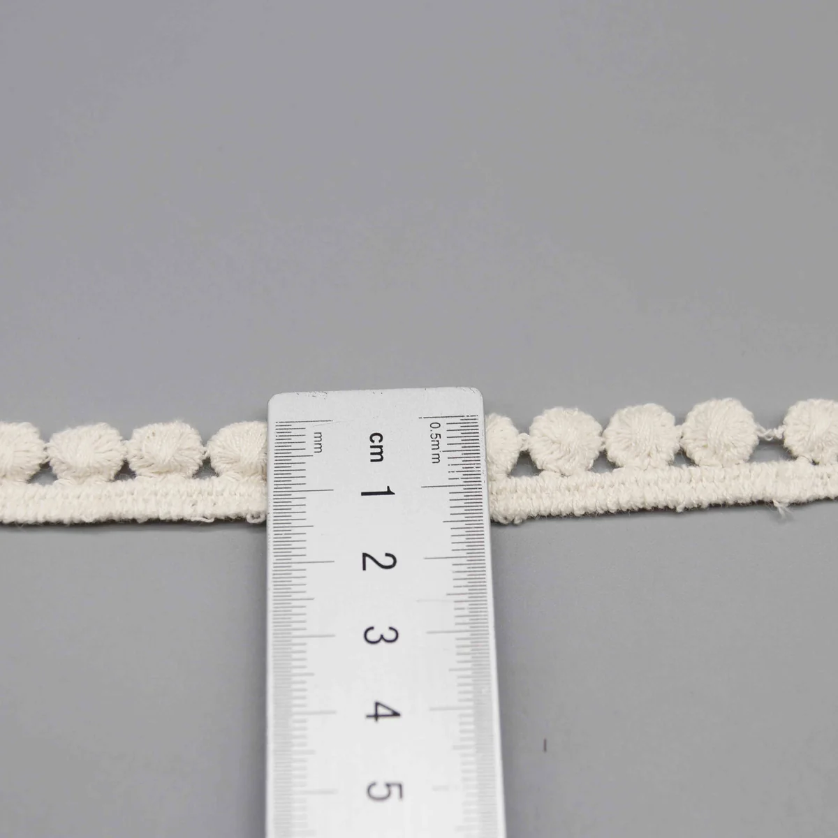 Geometric Pom-Pom Trim for Edging