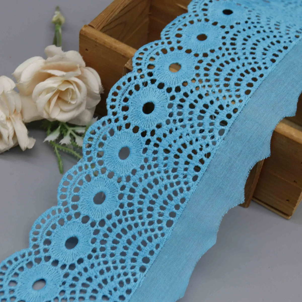 Scalloped Edge With Repeating Circular Motifs Eyelet Lace Trim for Garment Trim