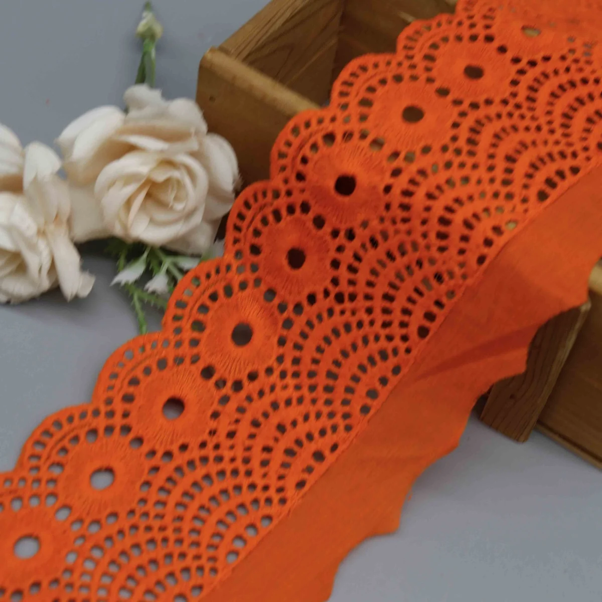 Scalloped Edge With Repeating Circular Motifs Eyelet Lace Trim for Garment Trim