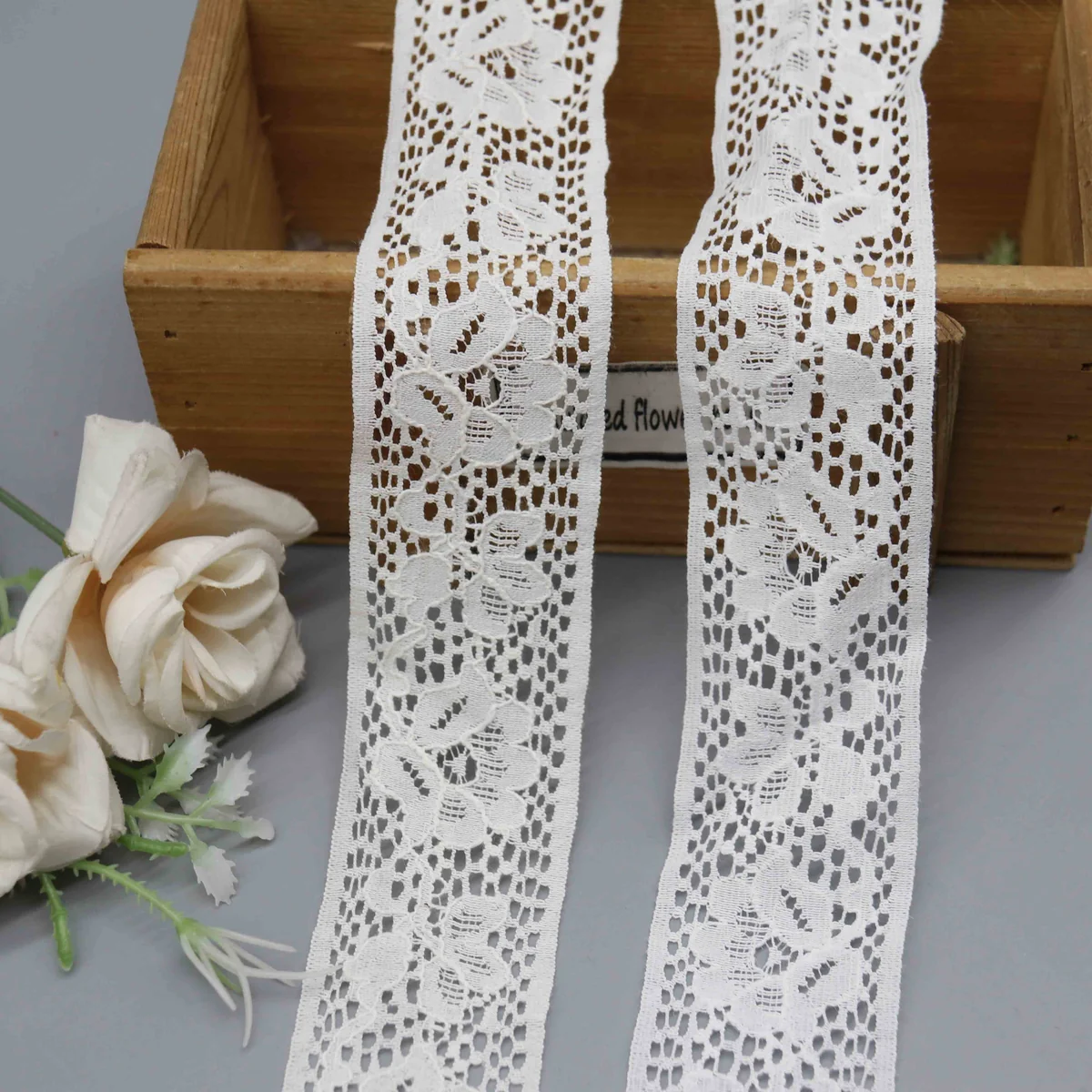 White Floral Lace Trim for Garment Embellishment