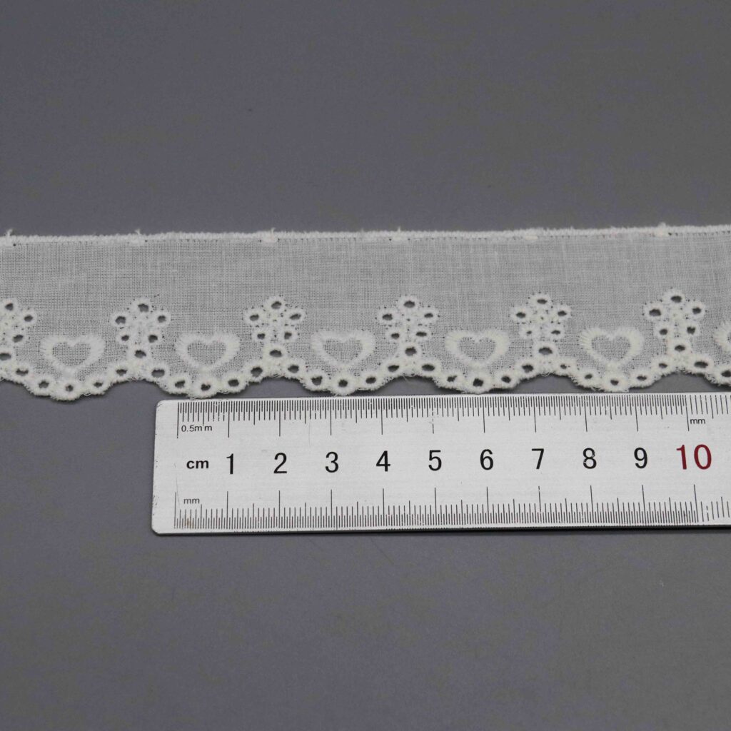 Eco-Friendly Narrow Cotton Eyelet Embroidery Lace Trim Scalloped Heart Ribbon for Dress Sewing