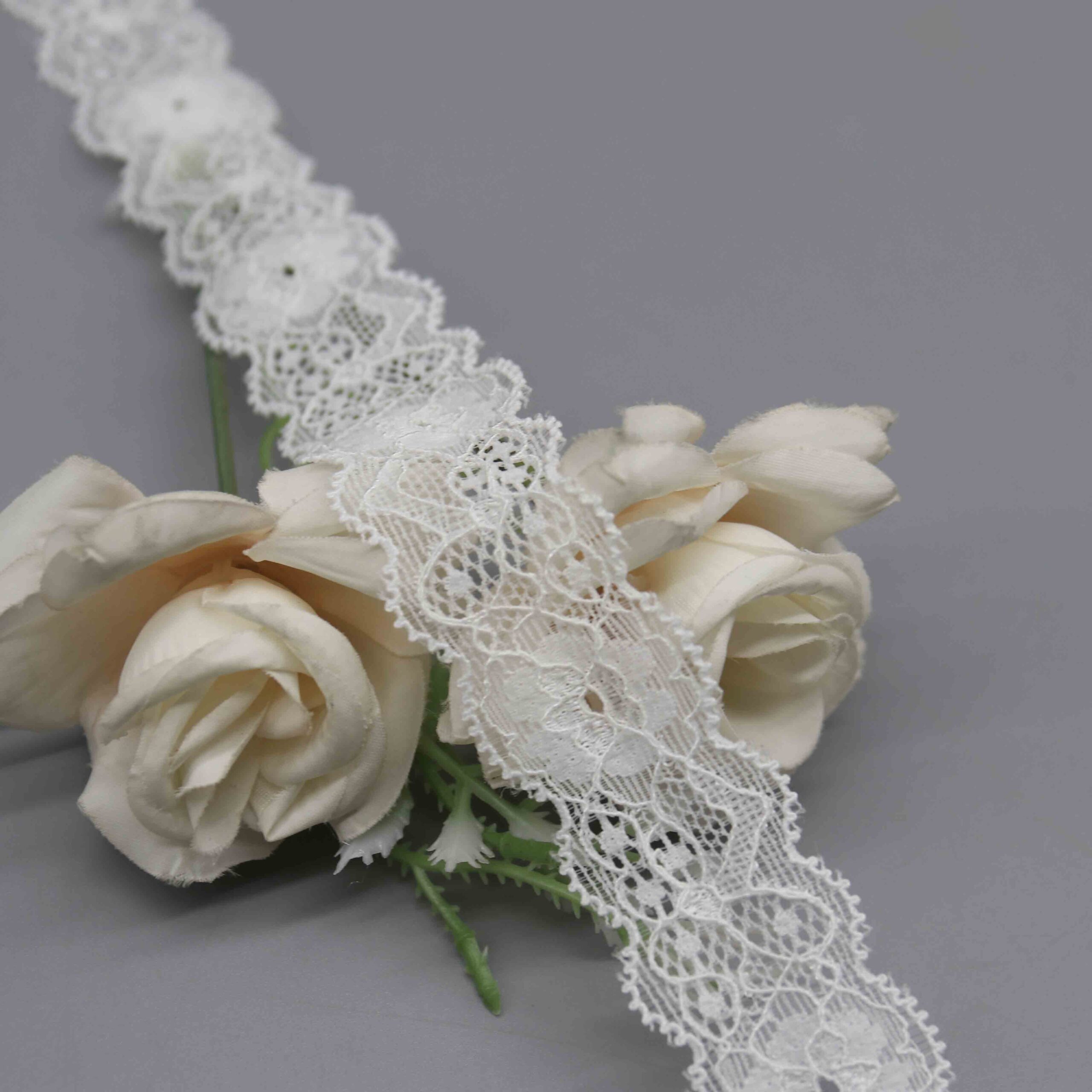 2.5cm Floral Stretch Lace Trim for Lingerie Bands and Accents - Image 2