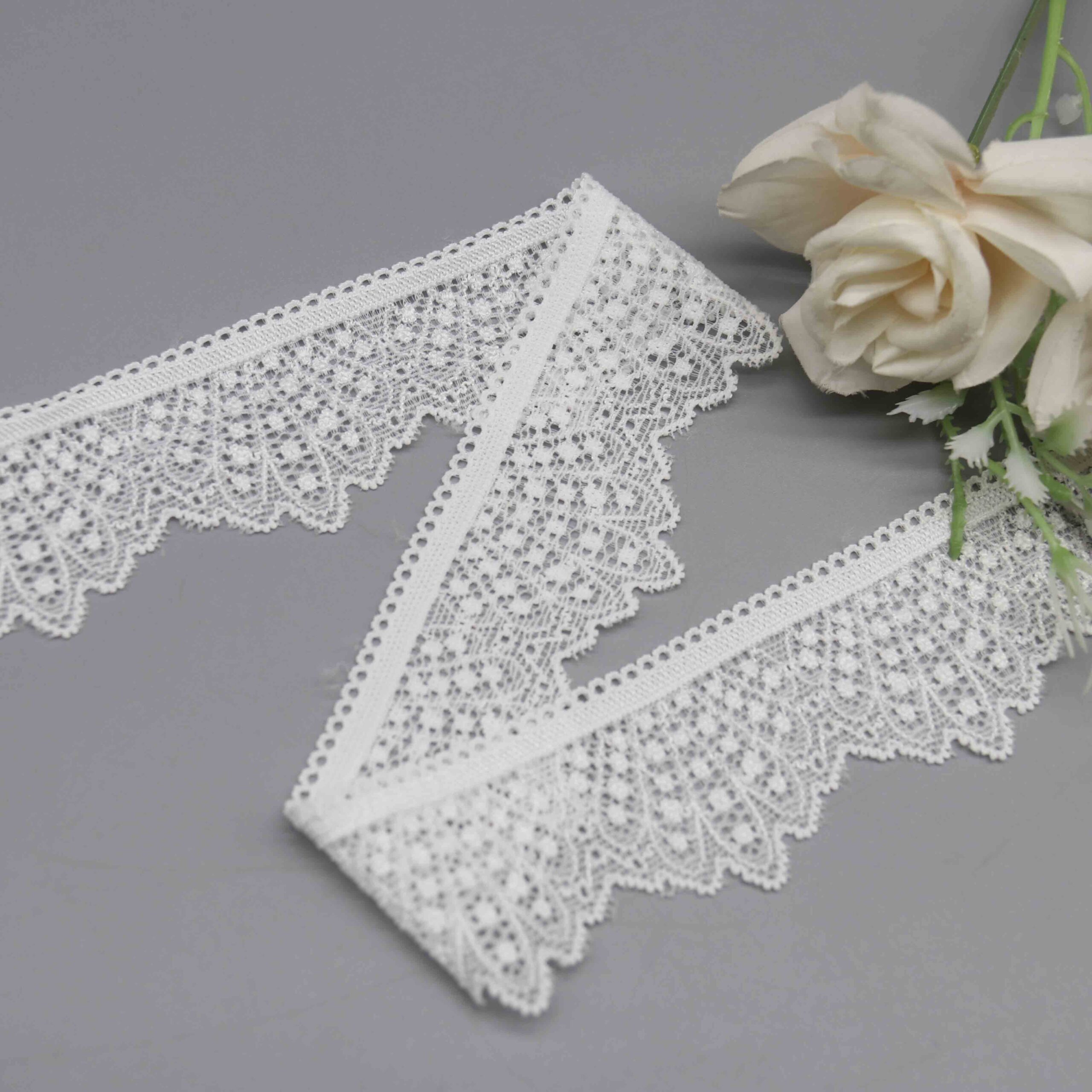4.5cm Scalloped Edge Stretch Lace for Lingerie Waistbands and Hems - Image 4