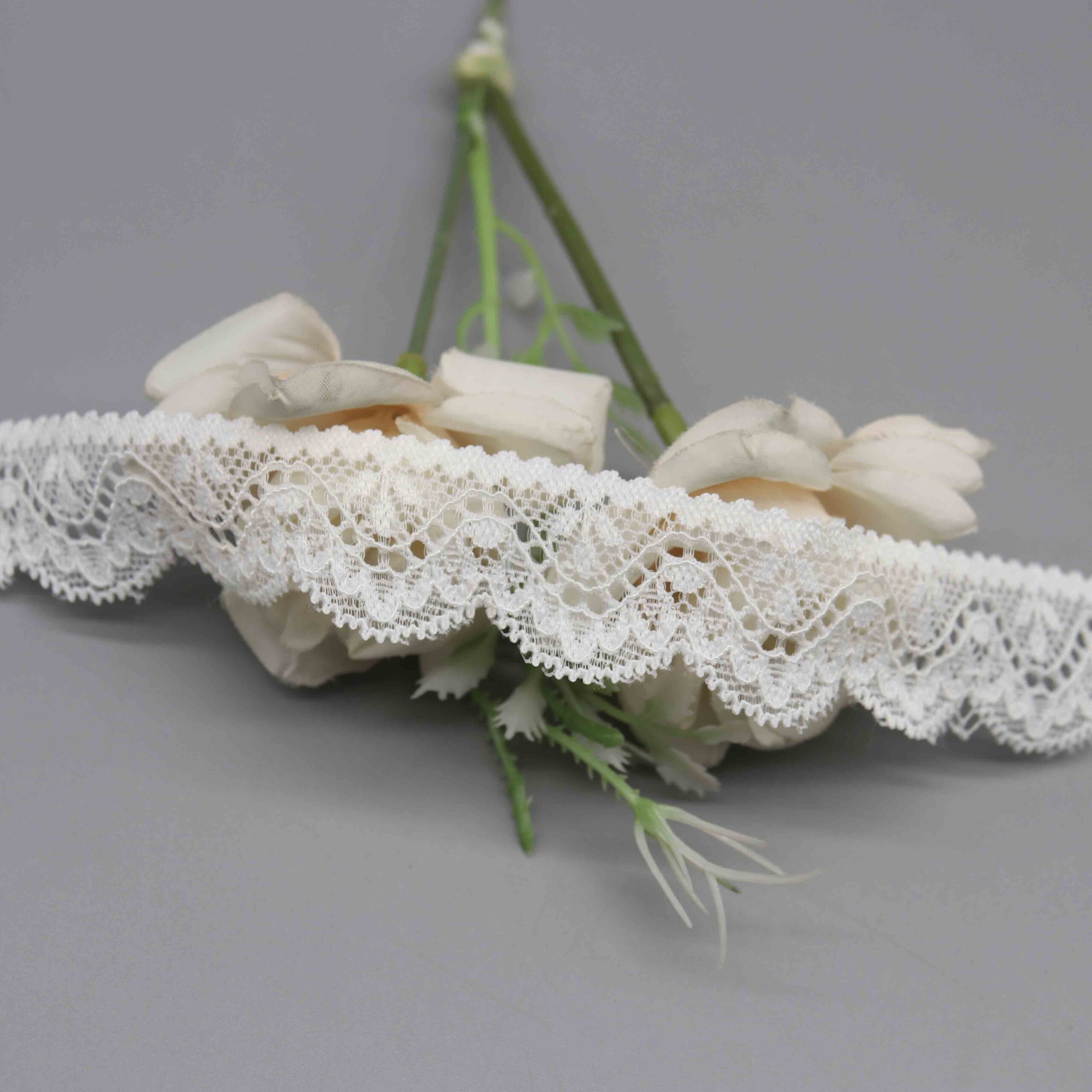 2.5cm Wavy Stretch Lace Trim for Lingerie and Decorative Crafts - Image 2