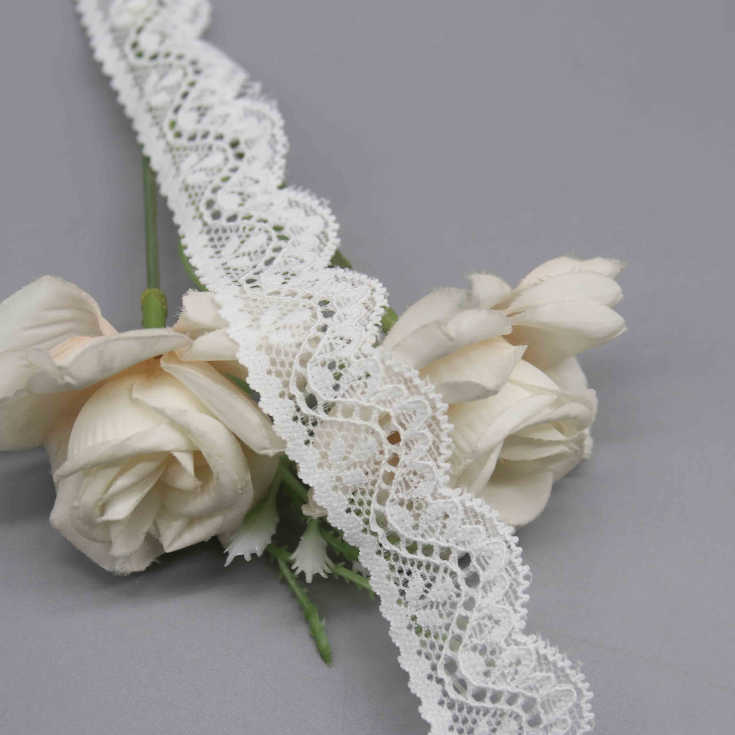 2.5cm Wavy Stretch Lace Trim for Lingerie and Decorative Crafts - Image 3