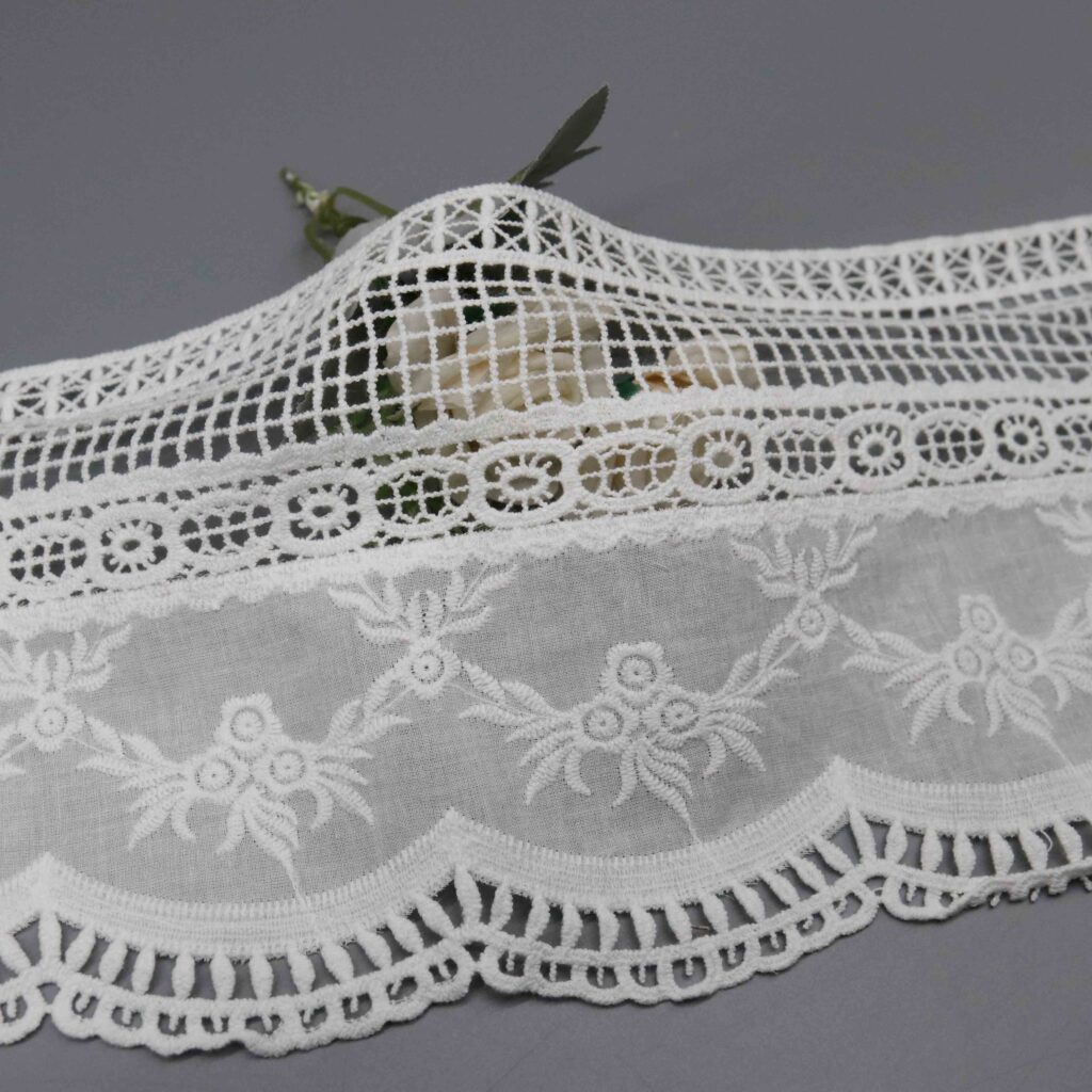 Vertical sizing gauge displaying exact 16.5cm dimension of extra-wide decorative ribbon