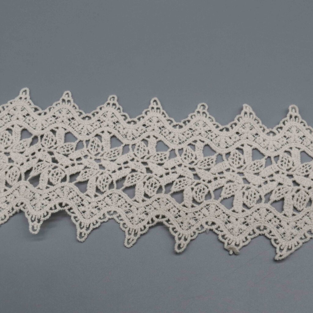 Horizontal ruler placement illustrating spacing and scale of diamond lattice design cycle