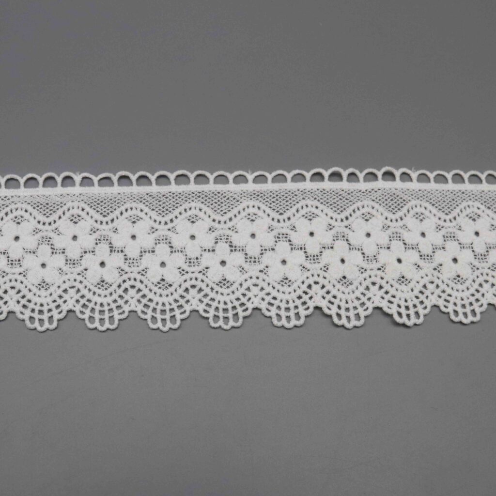 Horizontal ruler placement illustrating spacing and scale of chevron floral design cycle